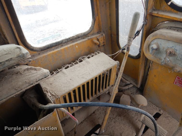 image for item GX9854 Caterpillar D6B dozer