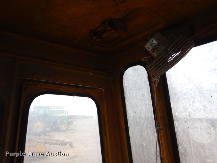 image for item GX9854 Caterpillar D6B dozer