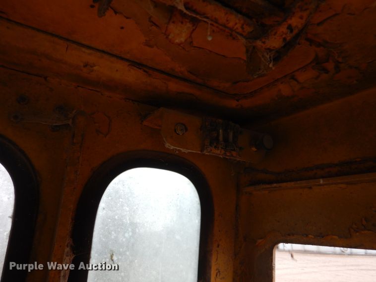 image for item GX9854 Caterpillar D6B dozer