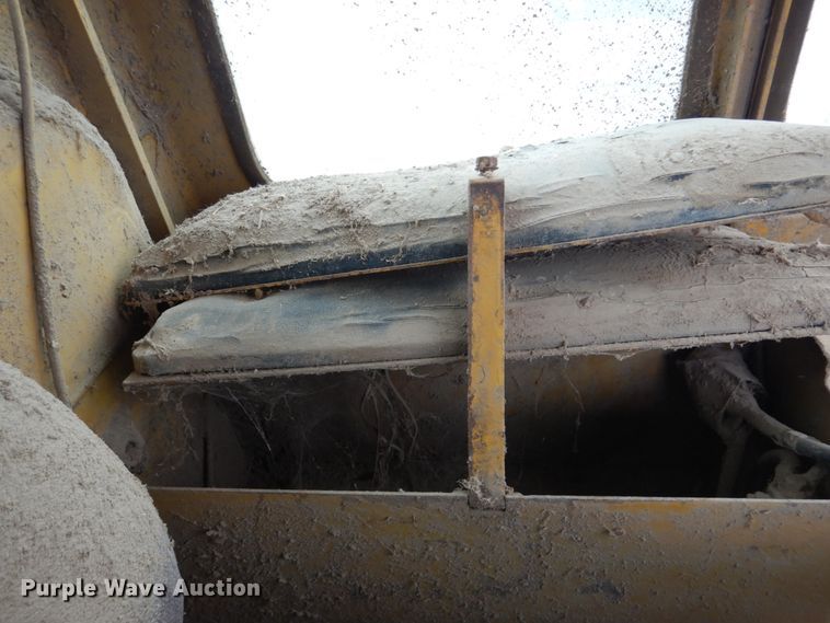 image for item GX9854 Caterpillar D6B dozer