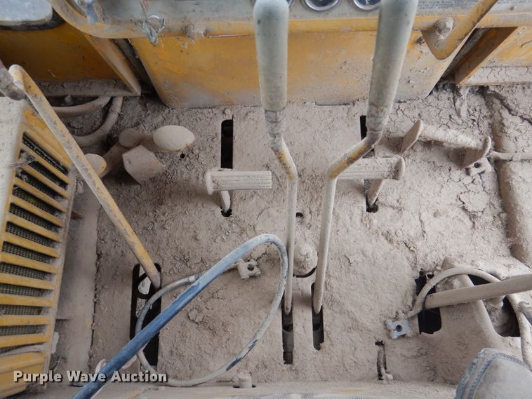 image for item GX9854 Caterpillar D6B dozer