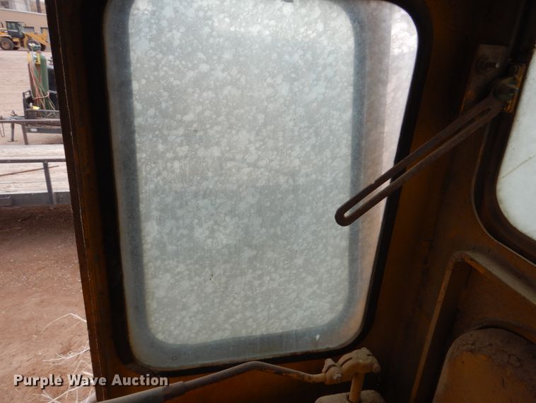 image for item GX9854 Caterpillar D6B dozer