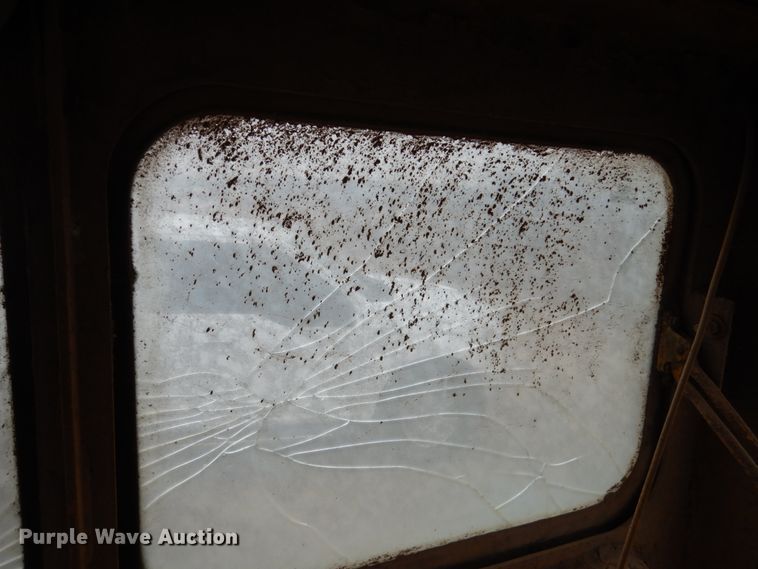 image for item GX9854 Caterpillar D6B dozer