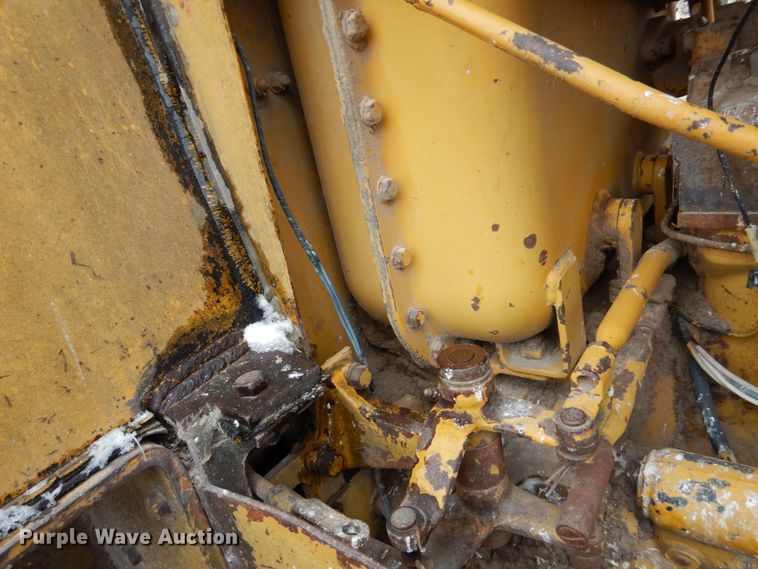 image for item GX9854 Caterpillar D6B dozer