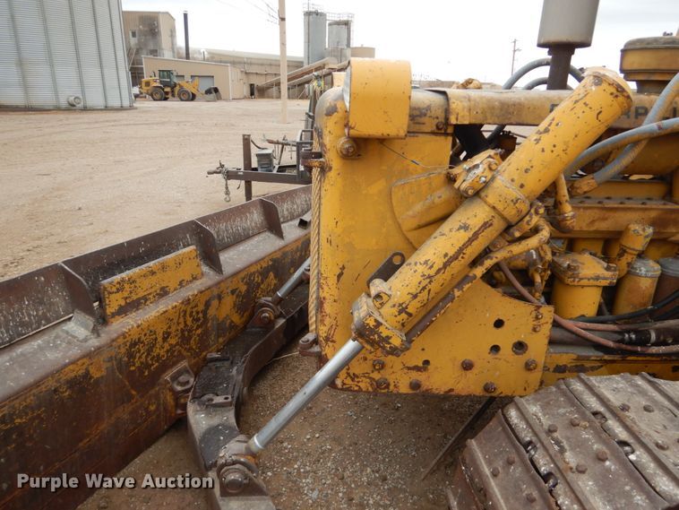 image for item GX9854 Caterpillar D6B dozer