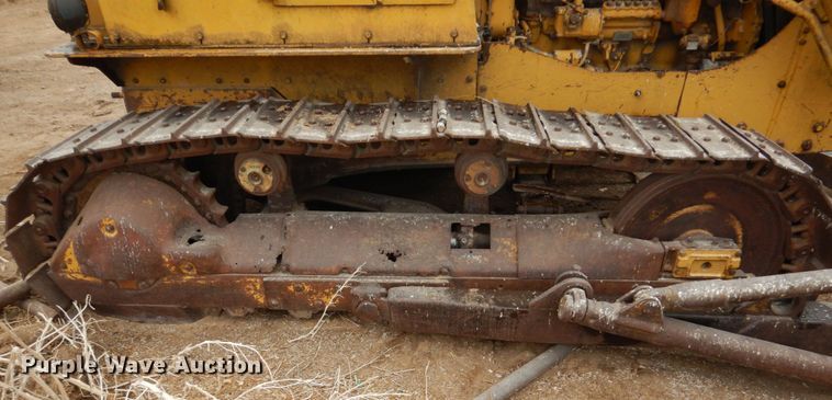 image for item GX9854 Caterpillar D6B dozer