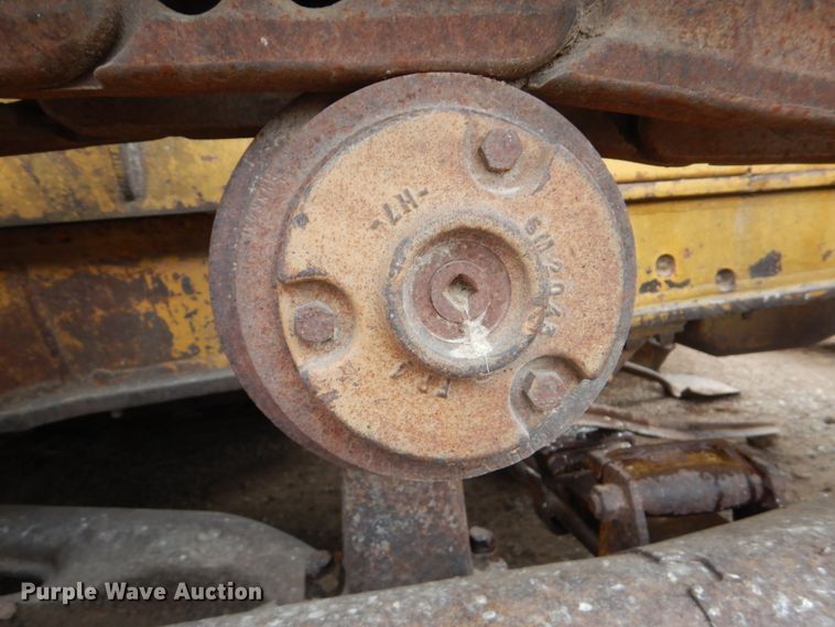 image for item GX9854 Caterpillar D6B dozer