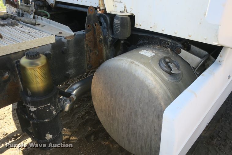 image for item DB10000 1998 Peterbilt 377 semi truck