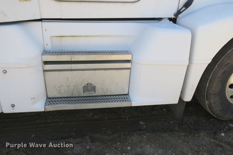 image for item DB10000 1998 Peterbilt 377 semi truck