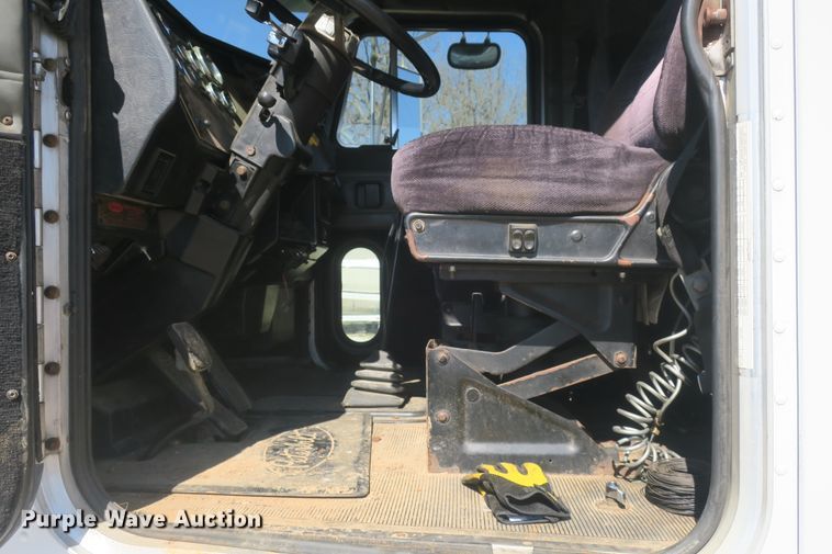 image for item DB10000 1998 Peterbilt 377 semi truck