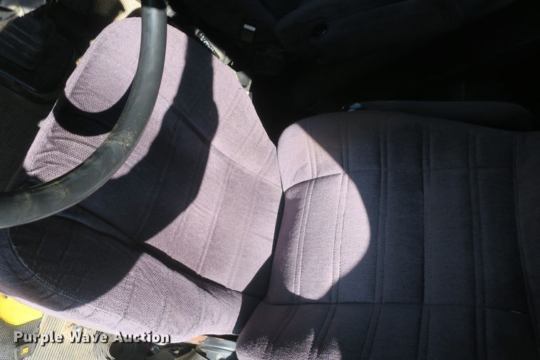 image for item DB10000 1998 Peterbilt 377 semi truck