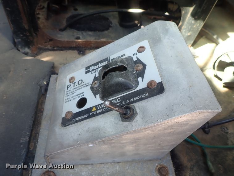 image for item DC3292 1996 Kenworth T800 semi truck