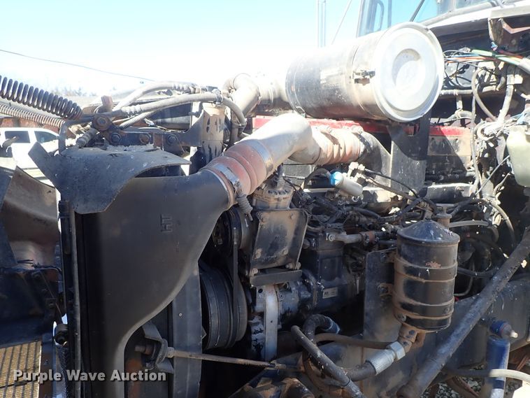 image for item DC3292 1996 Kenworth T800 semi truck