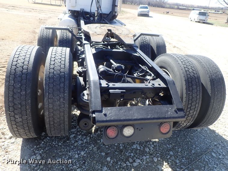 image for item DC3292 1996 Kenworth T800 semi truck