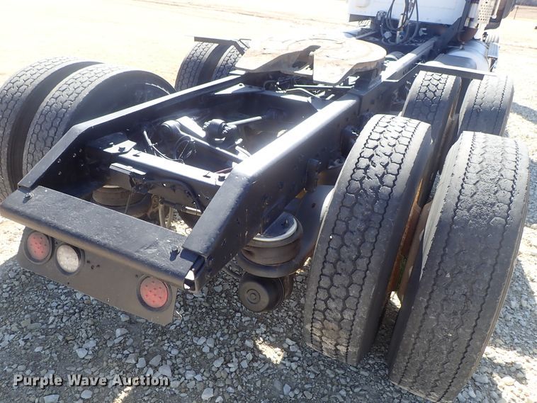 image for item DC3292 1996 Kenworth T800 semi truck