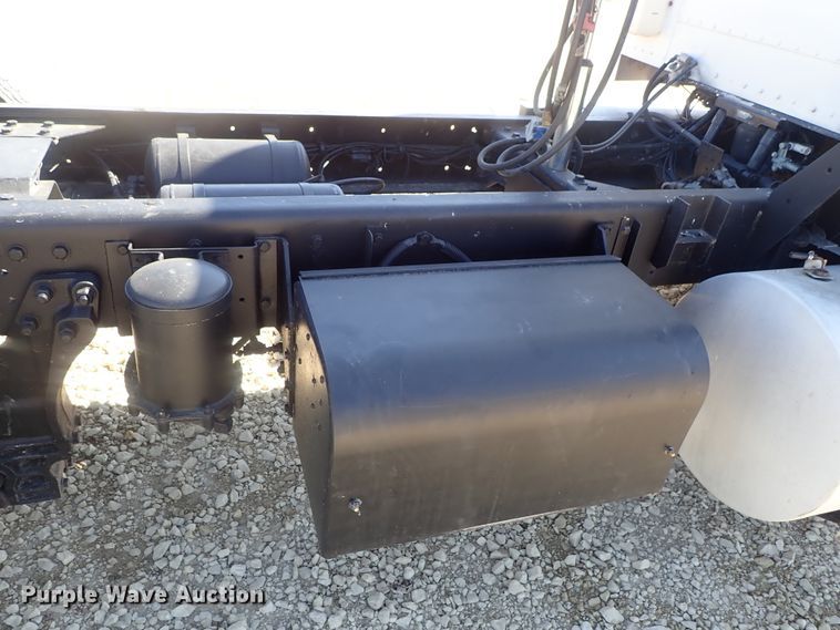 image for item DC3292 1996 Kenworth T800 semi truck