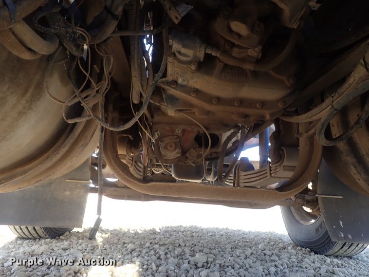 image for item DC3292 1996 Kenworth T800 semi truck