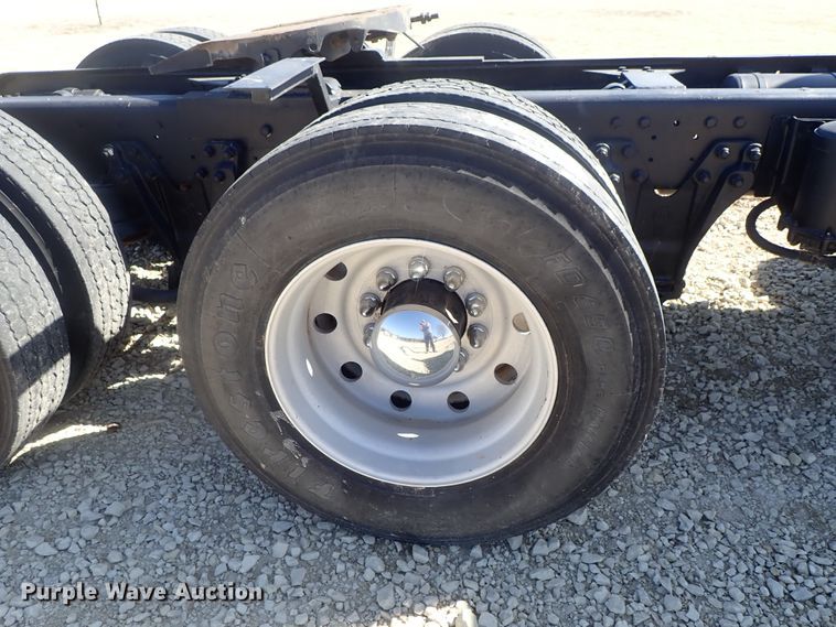 image for item DC3292 1996 Kenworth T800 semi truck