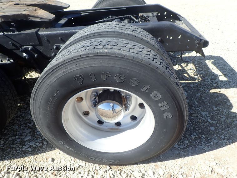 image for item DC3292 1996 Kenworth T800 semi truck