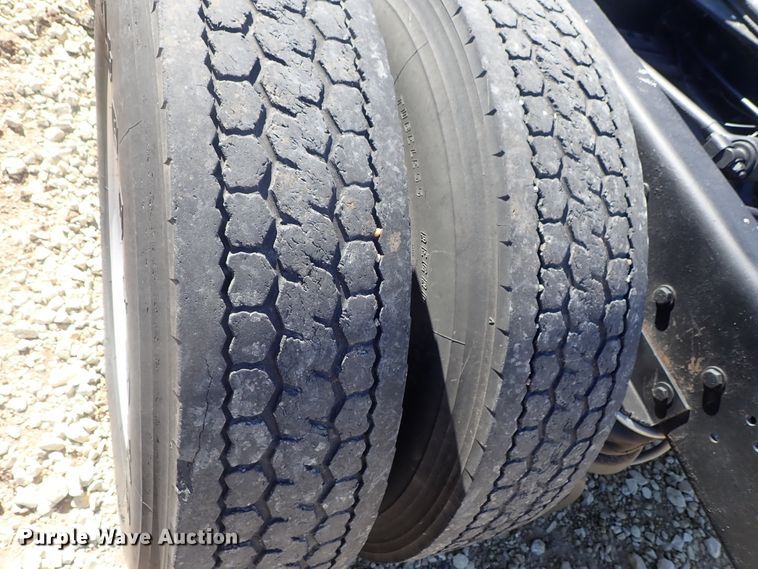 image for item DC3292 1996 Kenworth T800 semi truck