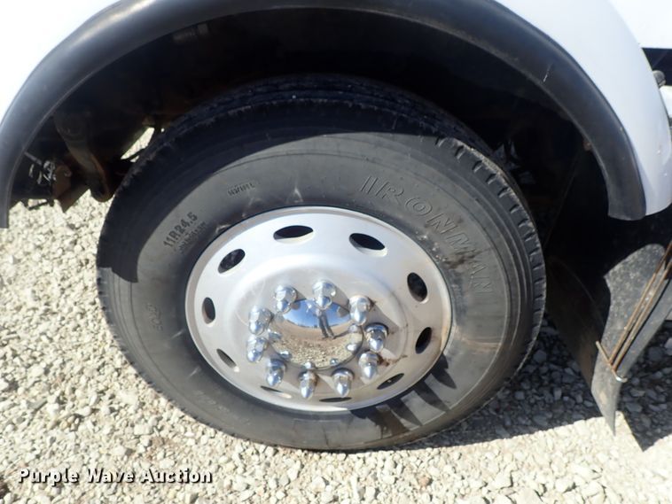 image for item DC3292 1996 Kenworth T800 semi truck