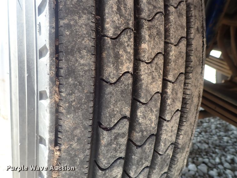 image for item DC3292 1996 Kenworth T800 semi truck