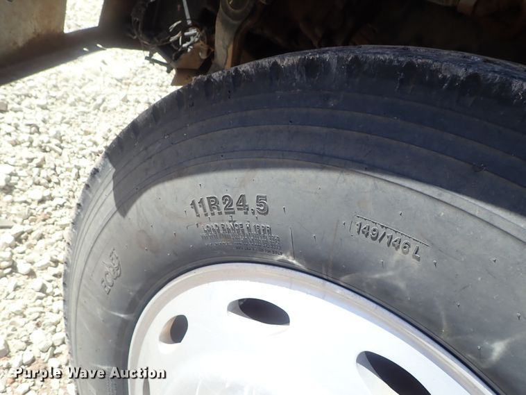 image for item DC3292 1996 Kenworth T800 semi truck