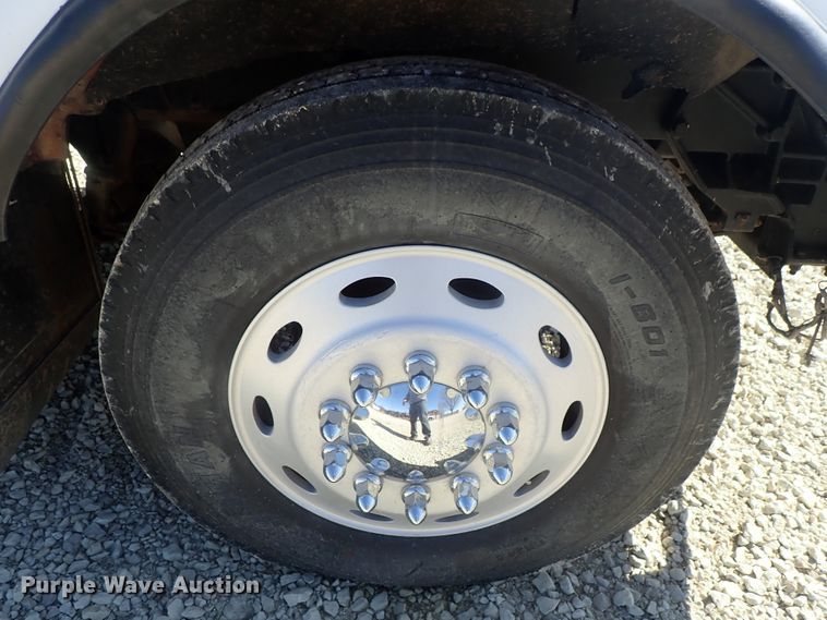 image for item DC3292 1996 Kenworth T800 semi truck