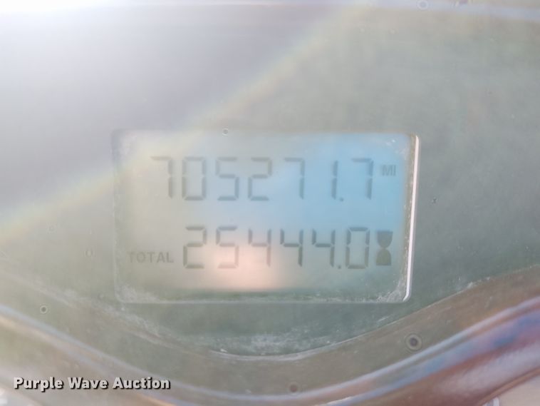 image for item DE6881 2002 Mack CH613 semi truck