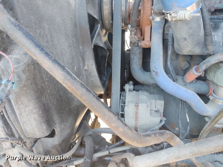 image for item DE6881 2002 Mack CH613 semi truck