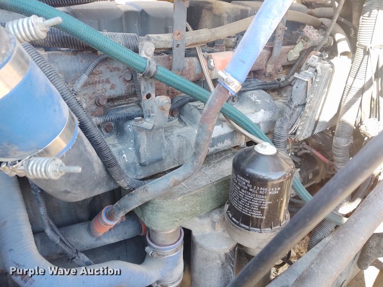 image for item DE6881 2002 Mack CH613 semi truck