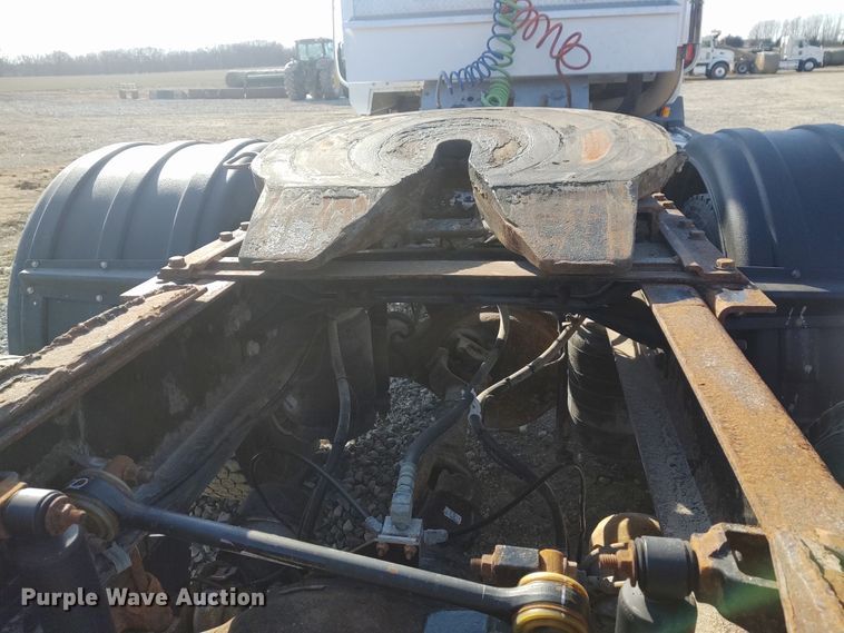 image for item DE6881 2002 Mack CH613 semi truck