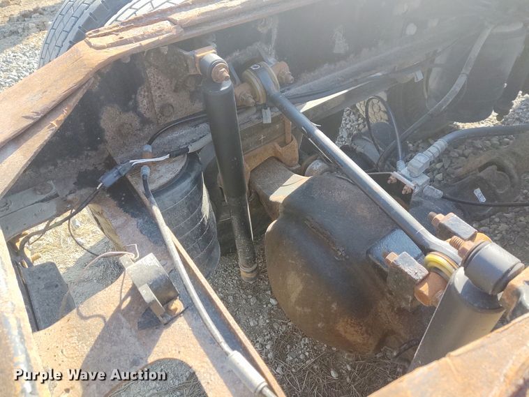 image for item DE6881 2002 Mack CH613 semi truck