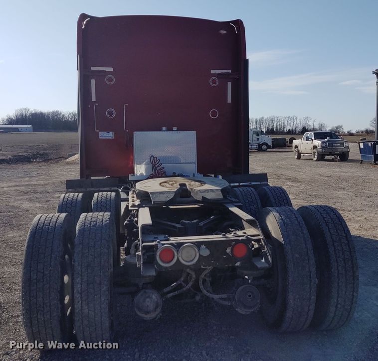 image for item DE6883 1999 Kenworth W900 semi truck