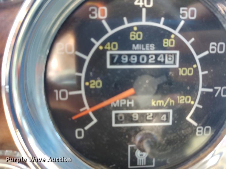 image for item DE6883 1999 Kenworth W900 semi truck