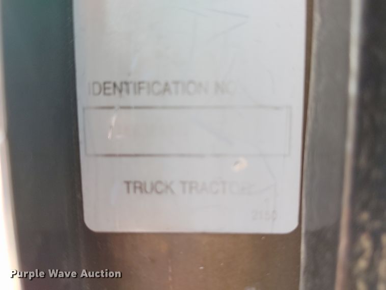 image for item DE6883 1999 Kenworth W900 semi truck