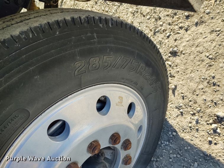 image for item DE6883 1999 Kenworth W900 semi truck