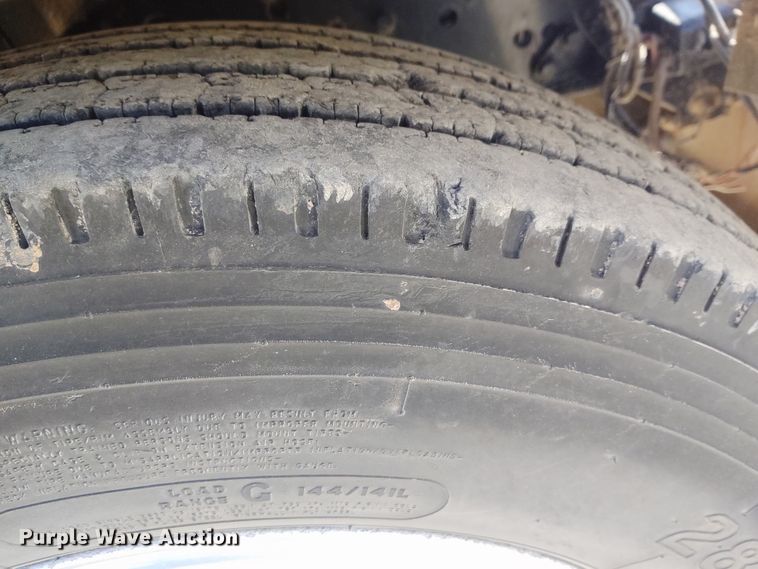 image for item DE6883 1999 Kenworth W900 semi truck