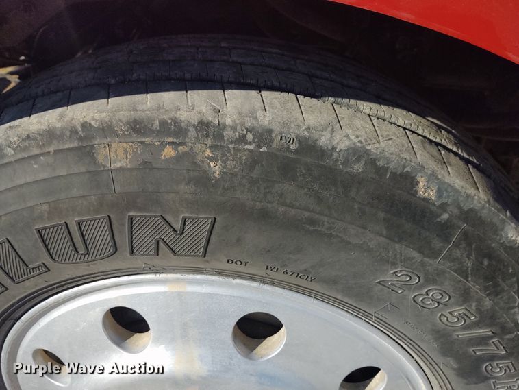 image for item DE6883 1999 Kenworth W900 semi truck