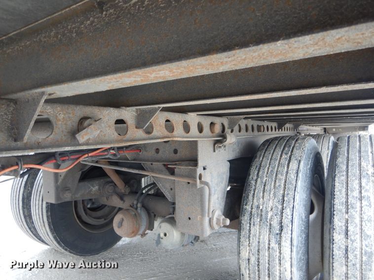 image for item DF3017 2000 Wabash dry van trailer