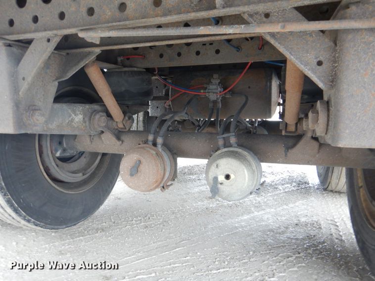 image for item DF3017 2000 Wabash dry van trailer