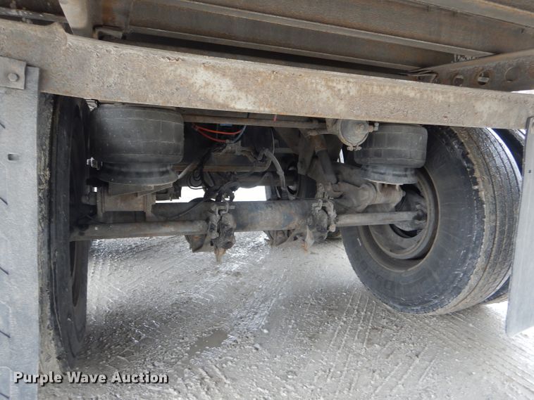 image for item DF3017 2000 Wabash dry van trailer