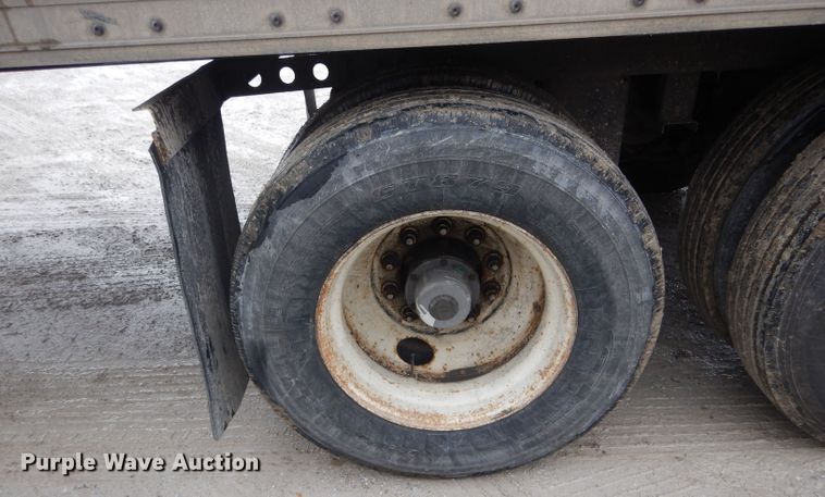 image for item DF3017 2000 Wabash dry van trailer