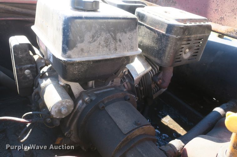 image for item DF5083 1995 Witzco Challenger RG35 lowboy equipment trailer