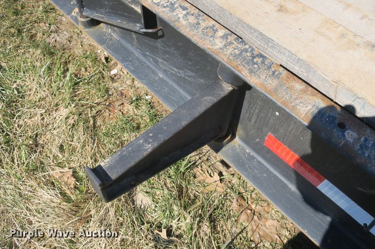 image for item DF5083 1995 Witzco Challenger RG35 lowboy equipment trailer