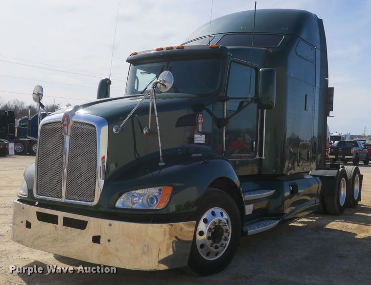 image for item DF5091 2011 Kenworth T660 semi truck