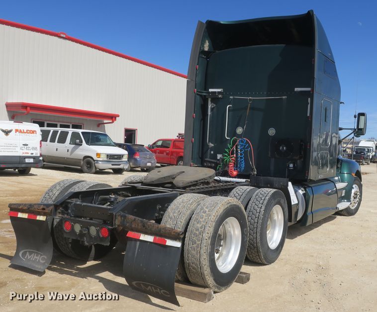 image for item DF5091 2011 Kenworth T660 semi truck