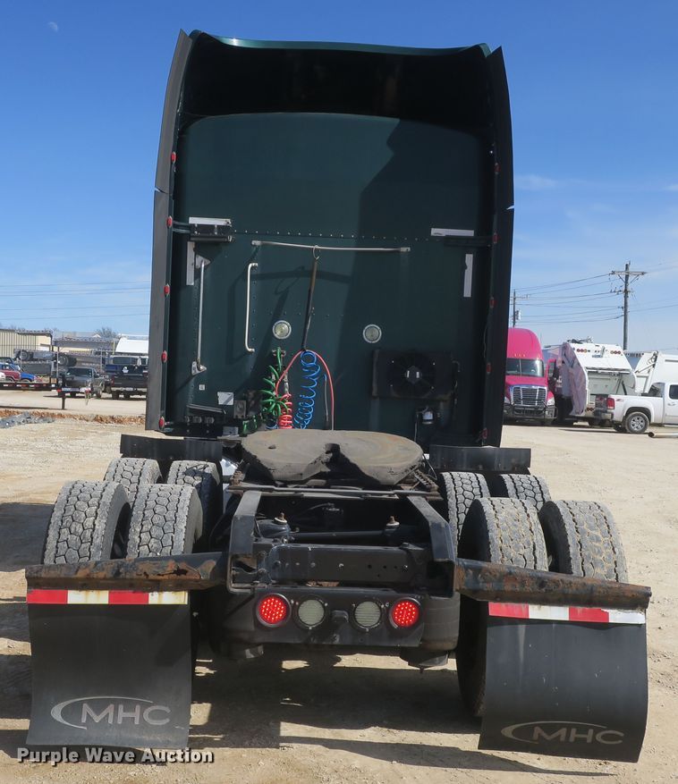 image for item DF5091 2011 Kenworth T660 semi truck