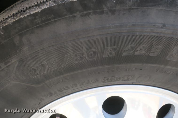 image for item DF5091 2011 Kenworth T660 semi truck