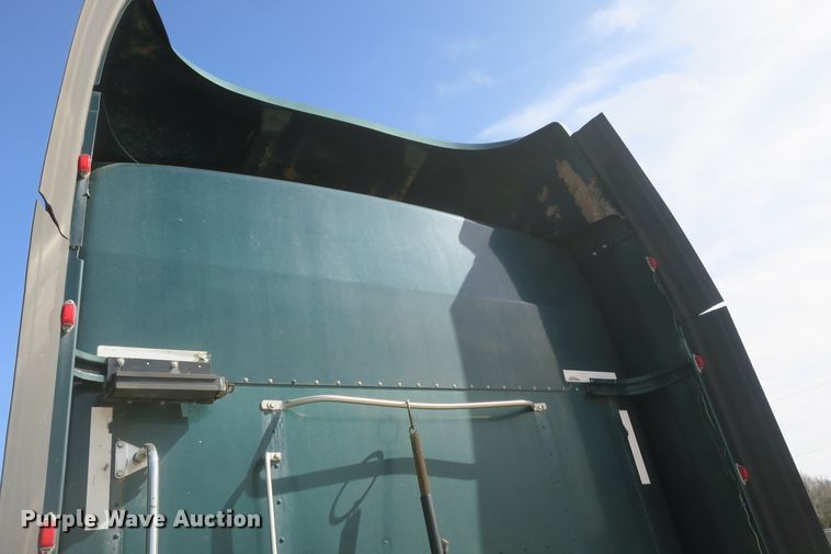 image for item DF5091 2011 Kenworth T660 semi truck